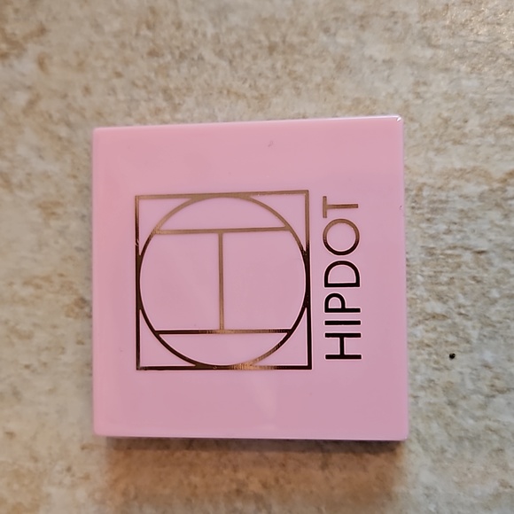 HipDot Eyeshadow in Sheer - Picture 2 of 2